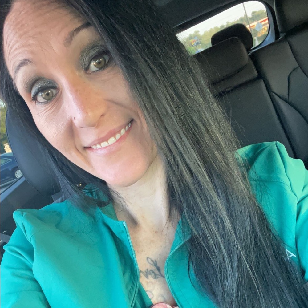 Meet your Posher, Melissa